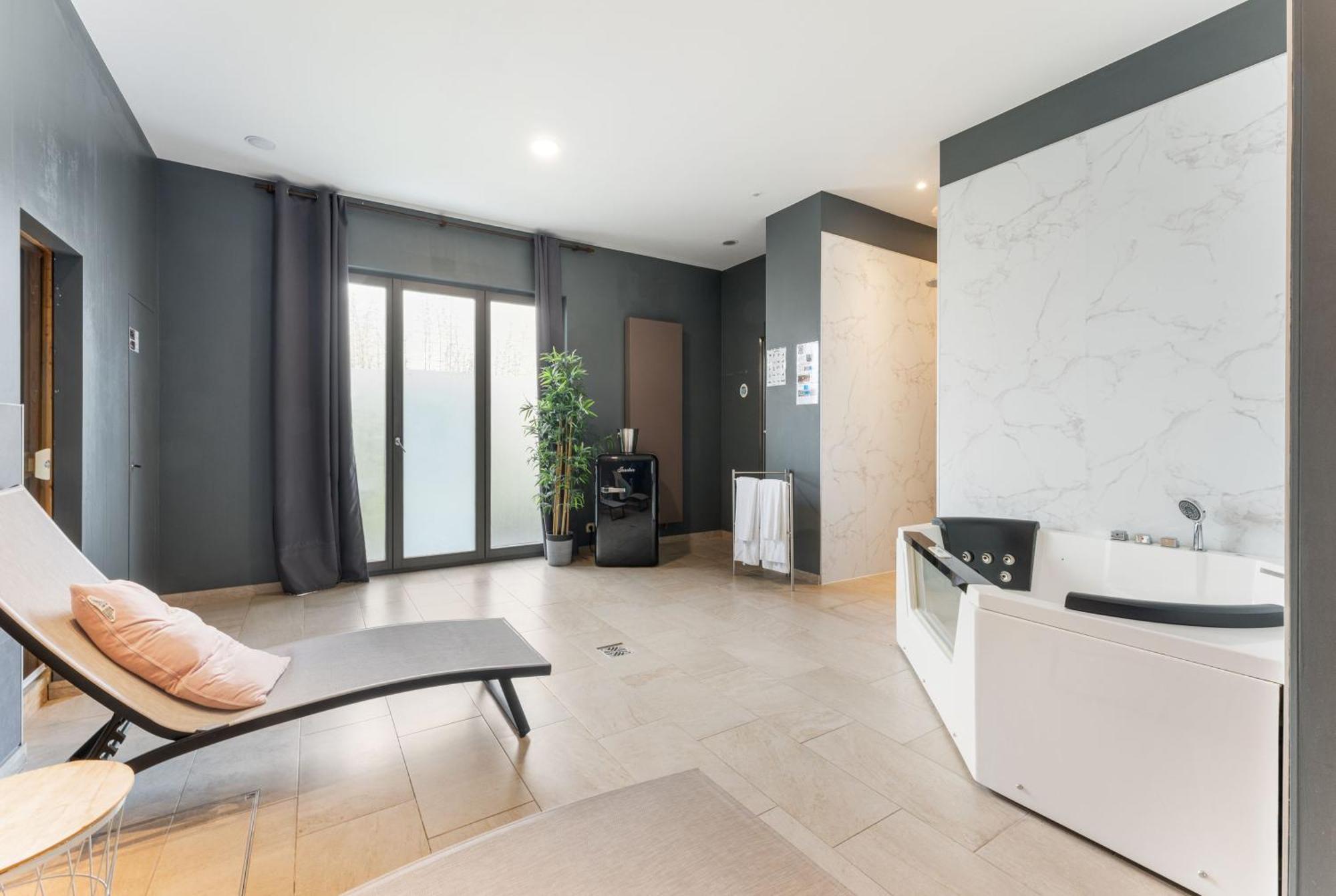 The Rose Suites Brugia Zewnętrze zdjęcie