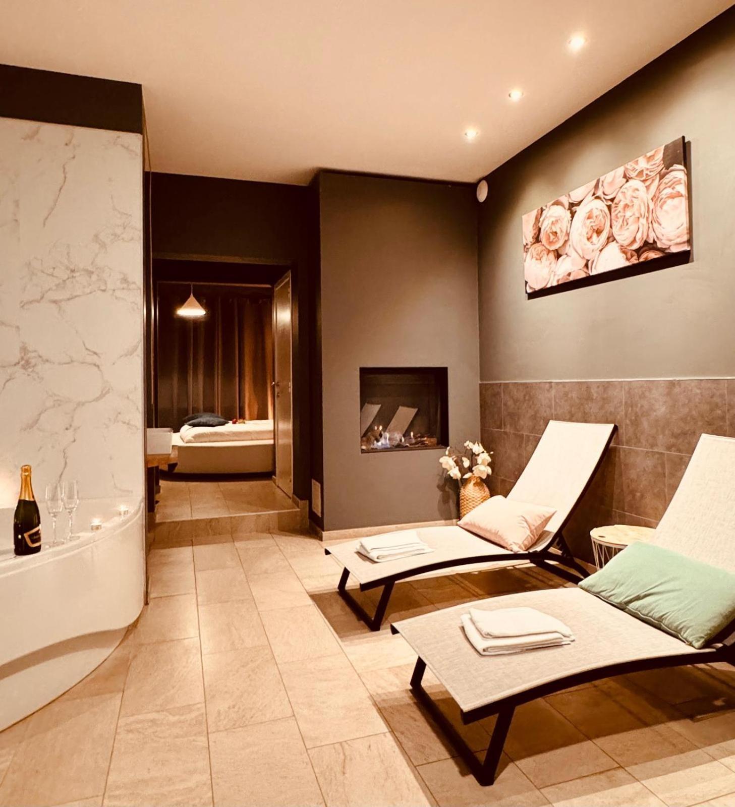 The Rose Suites Brugia Zewnętrze zdjęcie