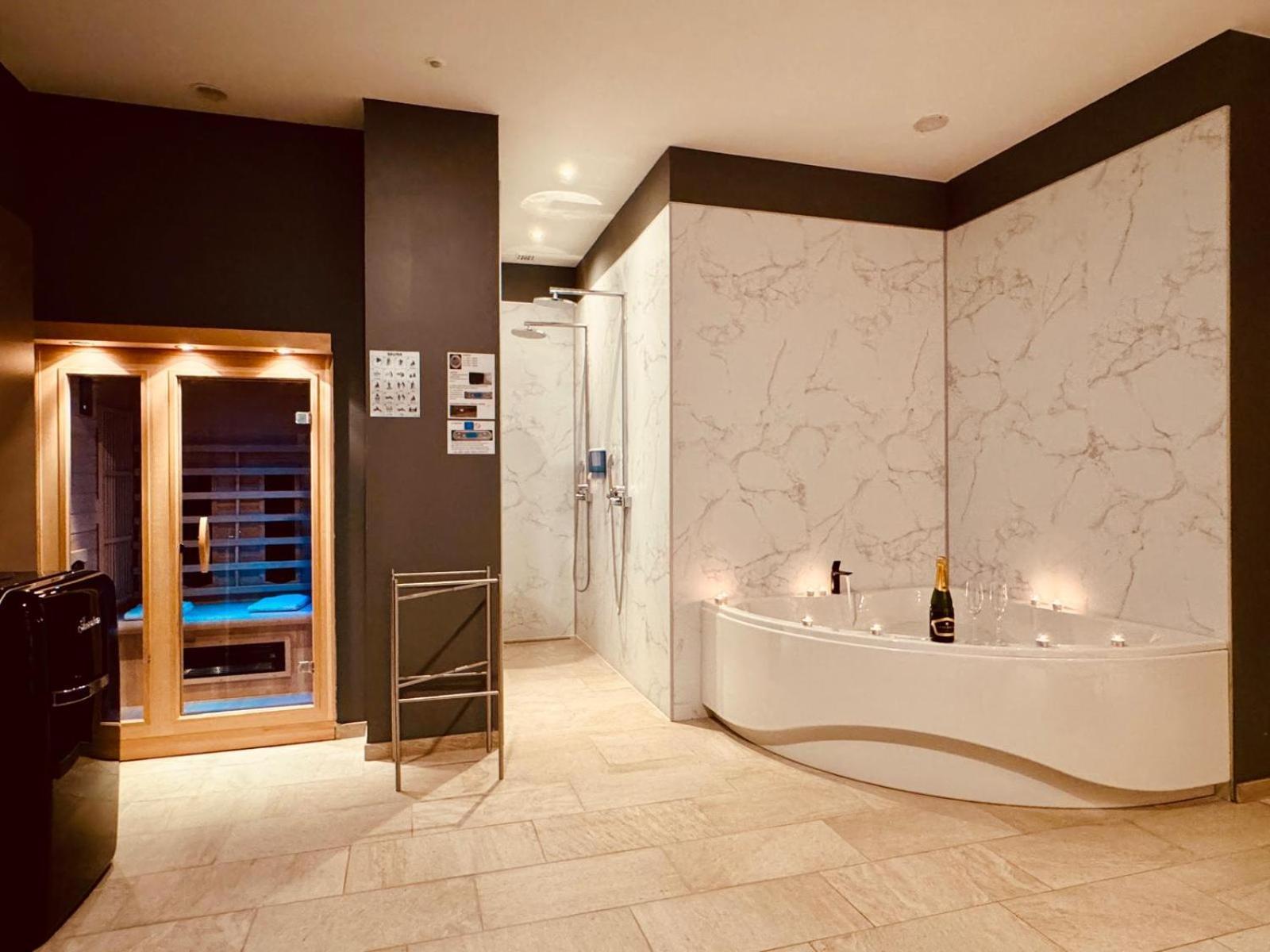 The Rose Suites Brugia Zewnętrze zdjęcie